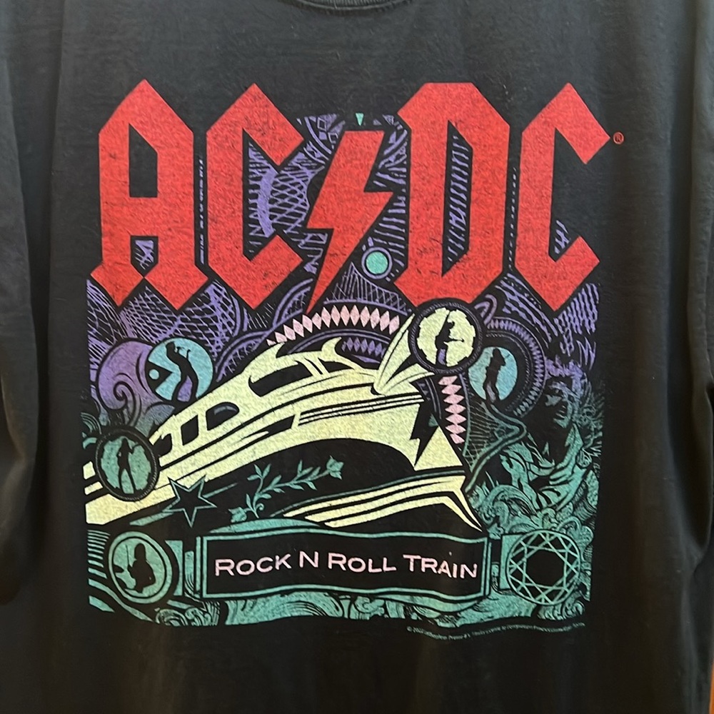 AC/DC Band Tee size Med. gender neutral. - Picture 4 of 10